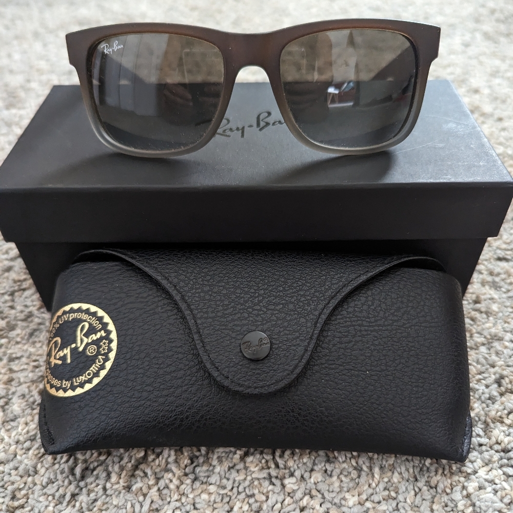 Ray-Ban Wayfarer Sun Glasses